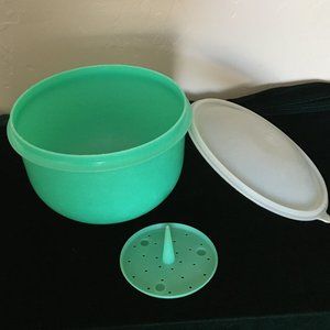 VTG Tupperware Super Crisp It Lettuce Keeper/Spike